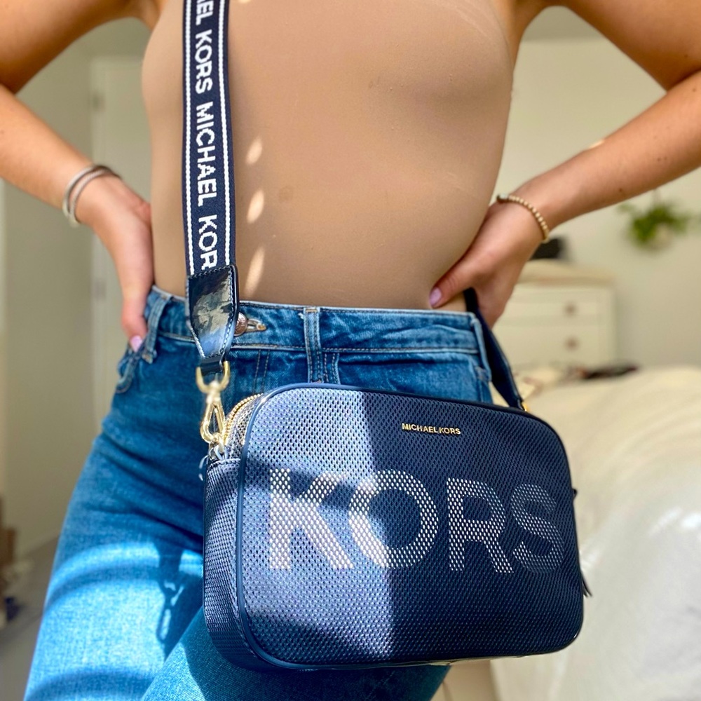 Authentic Michael Kors crossbody🤍